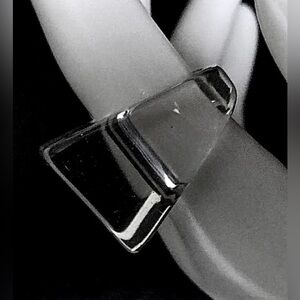 Clear Modrrn Acrylic Square Ring #acrylic #rings  nwot size 7.5 - gift 🎁 boxed